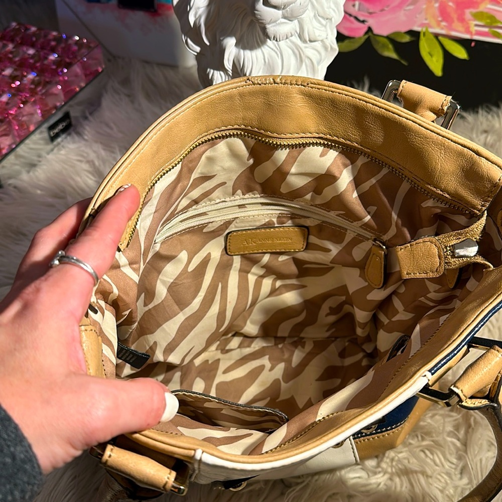 Anne Klein color block EUC shoulder bag. - Picture 3 of 7